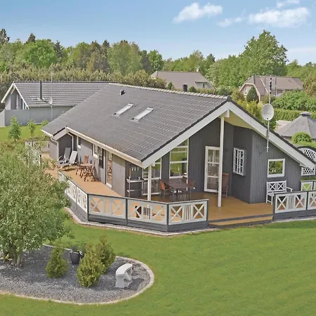 Holiday home Ronnebaervangen I *